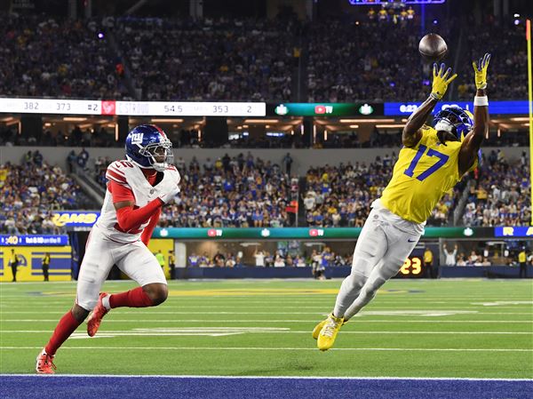 Davante Adams, Matthew Stafford lead Rams past Giants 28-6 after Jaxson Dart's injury