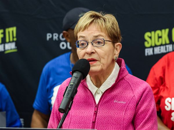 Toledo Democrats drive importance of affordable health care as part of bus tour