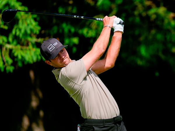 Chandler Blanchet rides a pair of eagles to take lead in Bermuda